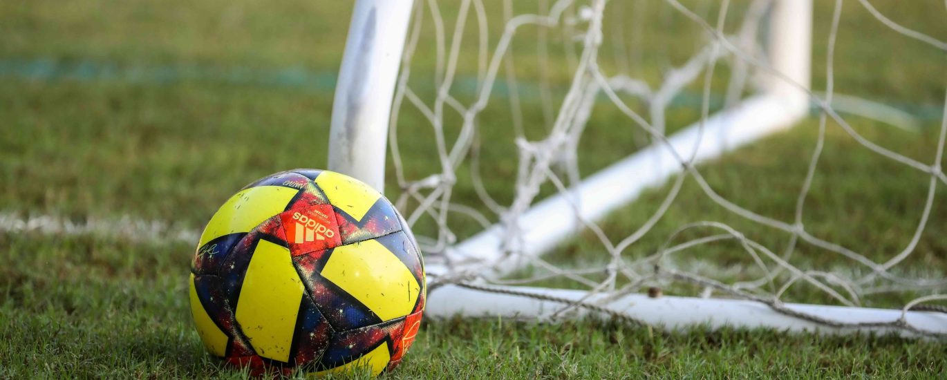Comfort e Performance: Perché la Tuta Allenamento Napoli è Ideale per il Tuo Allenamento di Calcio